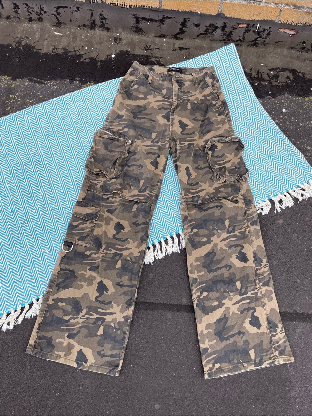 American Bazi Los Angeles Camo Cargo Pants - Olive Green Utility Style size M.